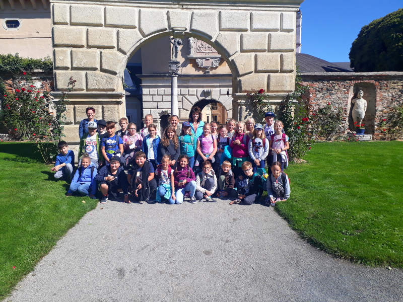 1.Projekttag der 4. Klassen - Besuch auf der Rosenburg