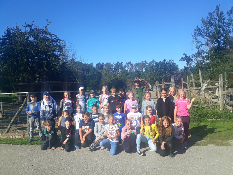 1.Projekttag der 4. Klassen - Besuch auf der Rosenburg