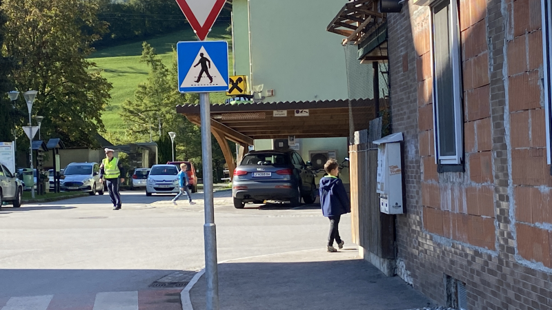 Wir überqueren die Straße 2.Klasse