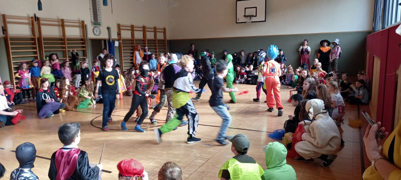 Fasching im Turnsaal