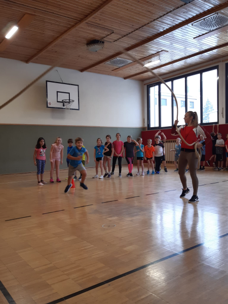Turnen mit Hopsi Hopper