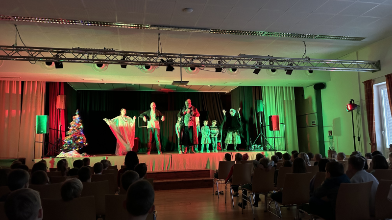 Theater im Festsaal mit Team Sieberer - Die Weihnachtsgeschichte