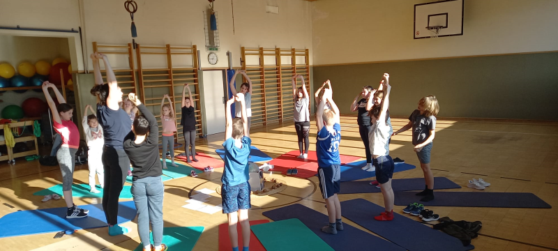 KINDERYOGA mit Katharina Bichler