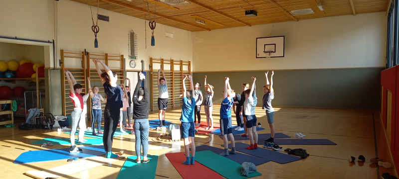 KINDERYOGA mit Katharina Bichler