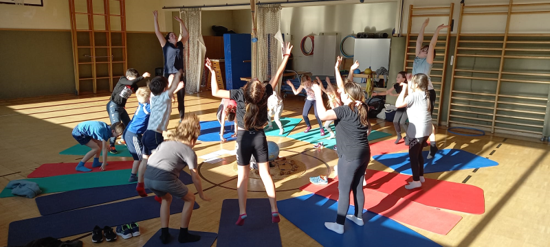 KINDERYOGA mit Katharina Bichler