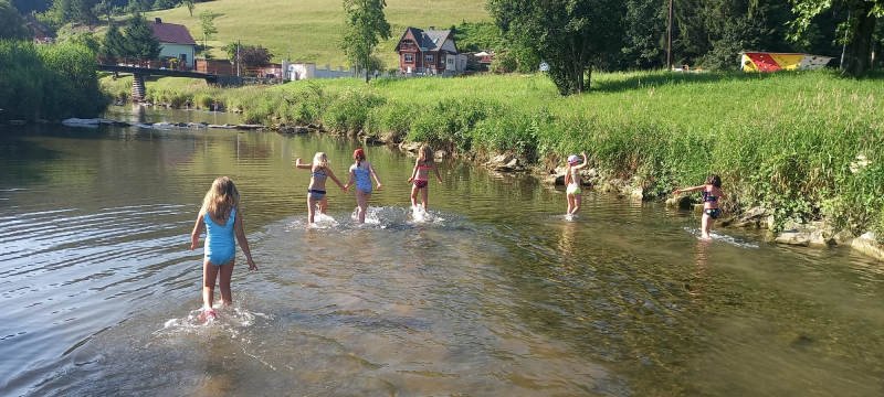 FLUSSWANDERUNG der Vorschulklasse