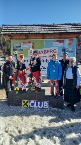 HURRA! Wir sind BEZIRKSMEISTER! VS Bezirksmeisterschaften Ski Alpin und Snowboard