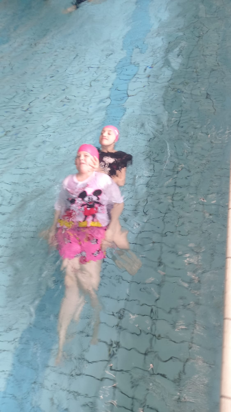 Pyjama- und Rettungsschwimmen mit der 4a im Rahmen der Fit 4 Kidsstunde 🏊♂️🏊♀️