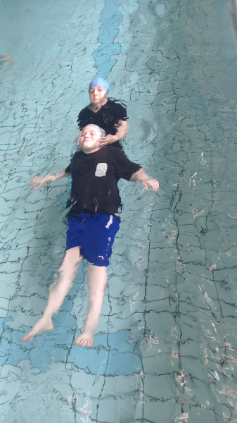 Pyjama- und Rettungsschwimmen mit der 4a im Rahmen der Fit 4 Kidsstunde 🏊♂️🏊♀️