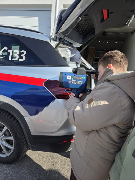 Die 3. Klassen waren zu Besuch bei der neuen Polizeizentrale.